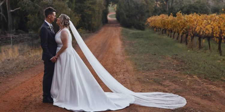 Real Stella York Bride Becky + Sean – Pretty Joyful Love – Wedding Blog