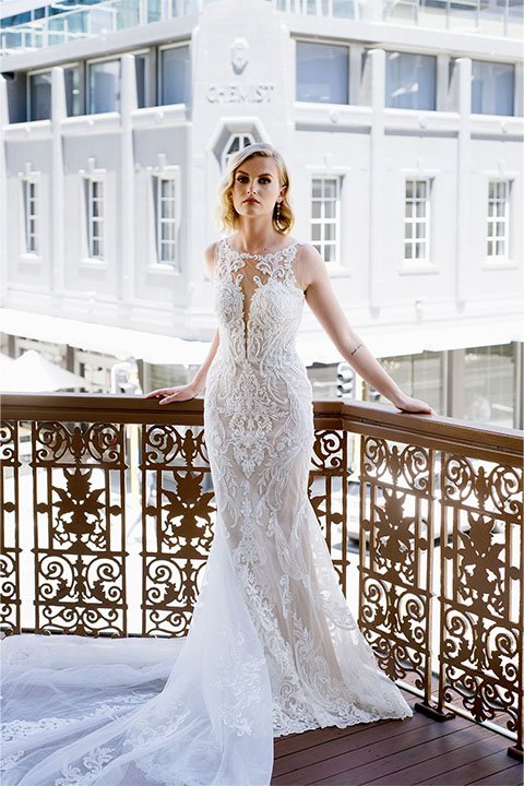 Five Form Fitting Wedding Dresses That Will Turn Heads – Pretty Joyful Love – Wedding Blog