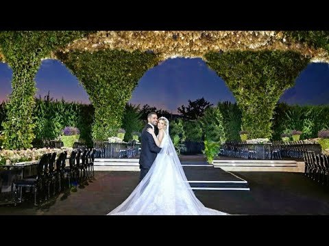 This Couple Turned Their Empty Farmland Into A Floral Filled Venue !