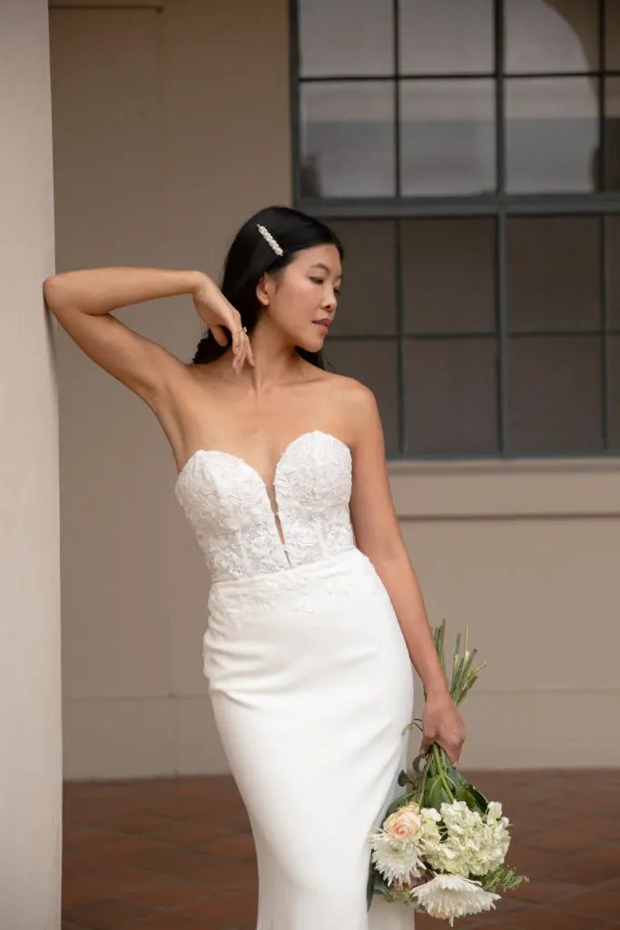 Straps vs. Strapless Wedding Gowns: Which Style Will You Select? – Pretty Comfortable Love – Wedding Blog