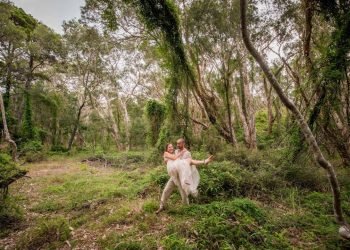 Tess and Danny | Amity Point Intimate wedding | North Stradbroke Island