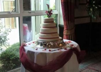 DIY Wedding cake table decorating ideas