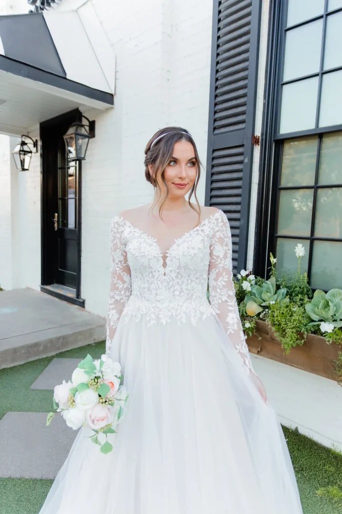 Top Winter Wedding Dresses for Every Form of Bride – Pretty Pleased Love – Wedding Blog