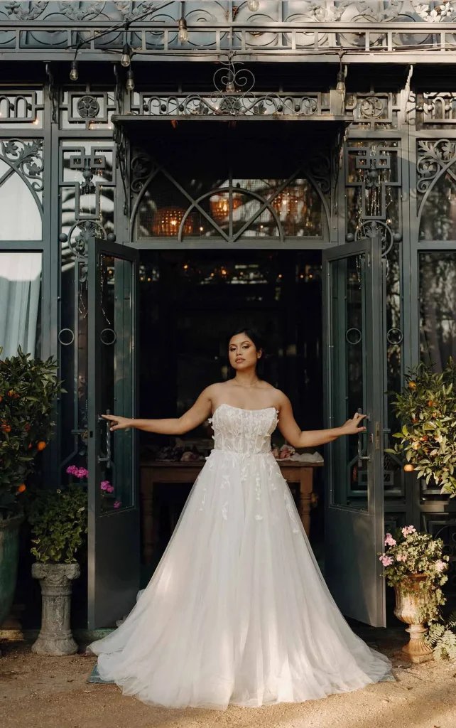 Non-Traditional Wedding Dresses that Break the Mold – Pretty Completely happy Love – Wedding Blog