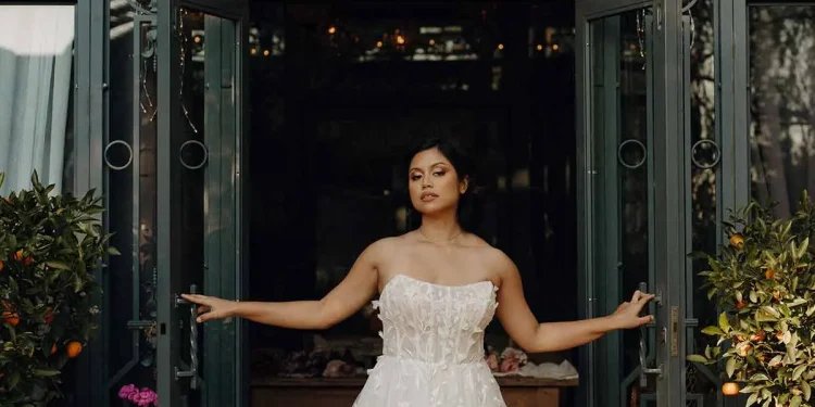 Non-Traditional Wedding Dresses that Break the Mold – Pretty Completely happy Love – Wedding Blog