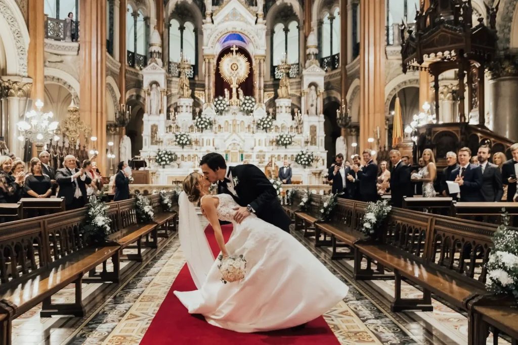 Real Martina Liana Bride Ashley + Joaquin – Pretty Completely satisfied Love – Wedding Blog