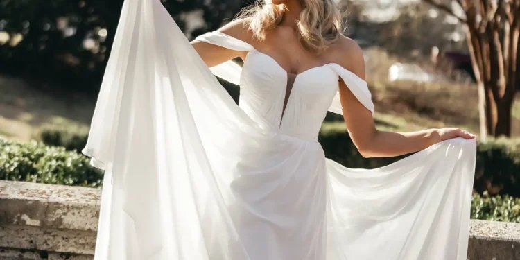 Effortless Elegance: Embrace a Lightweight Wedding Dress – Pretty Joyful Love – Wedding Blog