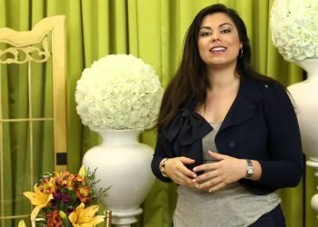 How Do I Decorate for a Golden Wedding Anniversary? : Party & Event Decorations