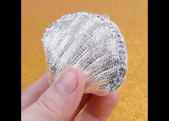 Silver Mussel Hinged Trinket Box | Cute Collectible Figurine | Wedding Gift Idea Ring Holder