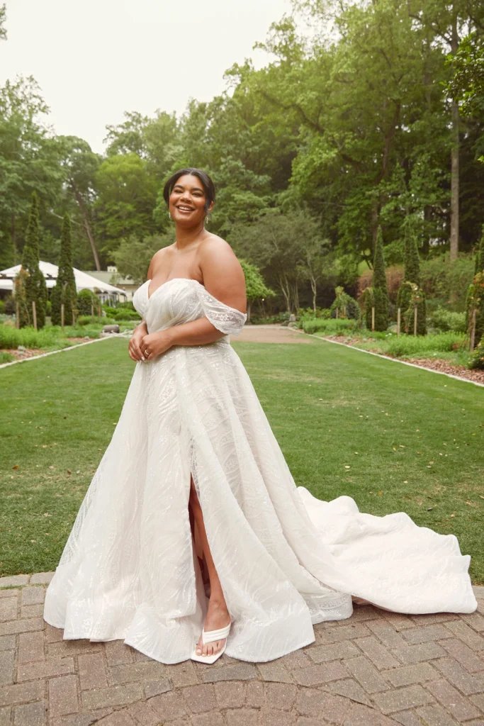 Dazzle and Enjoyment of Sparkly Fairytale Wedding Dresses Fit for Royalty – Pretty Comfortable Love – Wedding Blog