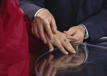Couple who met on Red Cross disaster relief now planning wedding