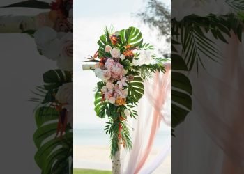 Planning a beachside wedding? You're going to want to save lots of this color inspo. #lingsmoment #wedding