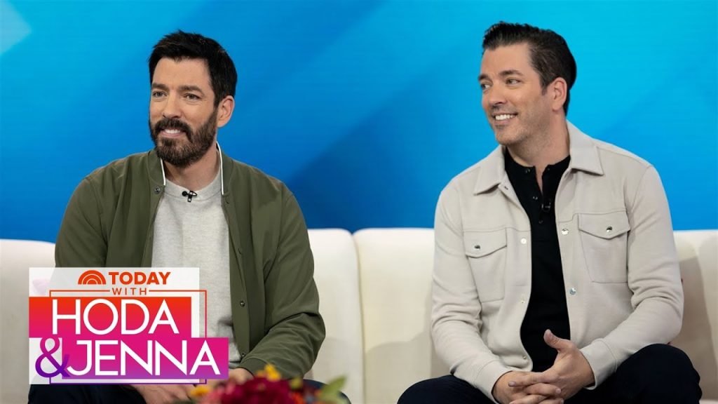 Jonathan Scott talks Zooey Deschanel, 'intimate' wedding plans