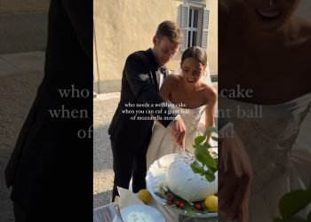 Would you swap your wedding cake for a large ball of mozzarella?? #wedding #weddingideas