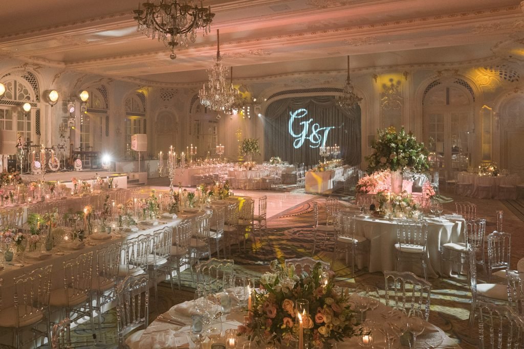 Elegante Piccolo: Above and Beyond An On The Day Wedding Coordinator