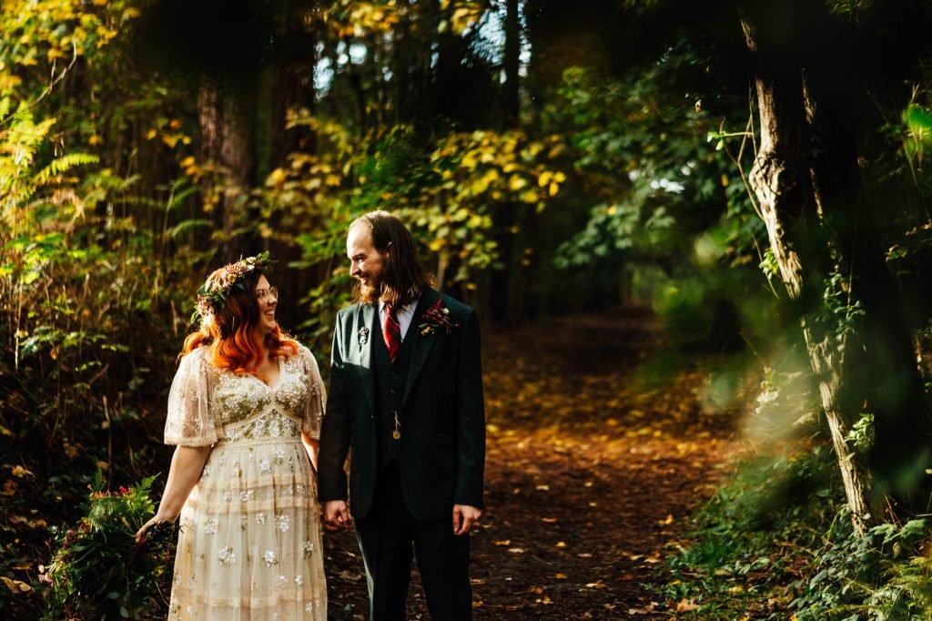 Naomi & Chris’s warm and artistic autumn wedding, with Hannah Hall Photography