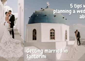 HOW TO PLAN AN ABROAD WEDDING:HOW I PLANNED MY WEDDING IN SANTORINI