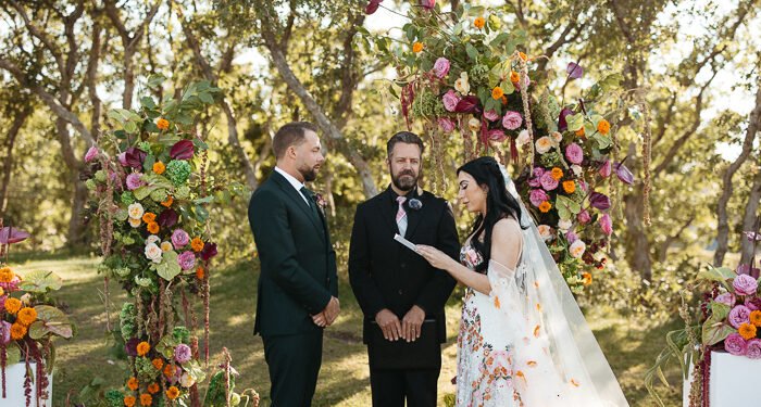 Beautiful Nonreligious Readings for Your Wedding Ceremony