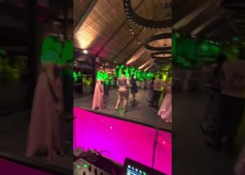 Wedding DJ at Syrencot wedding venue #ngbdiscos