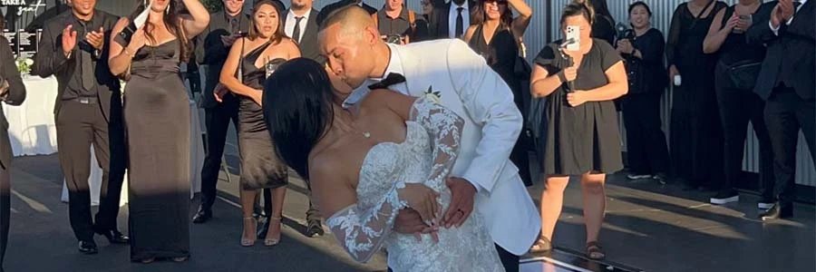 » Off-the-Shoulder Wedding Dresses: Seasonal Styling Guide