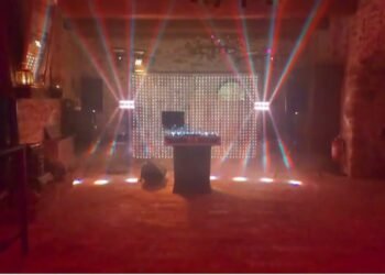 Elegant Crescendo Wedding Lighting Setup in Italy | Wedding DJ Atmosphere Design