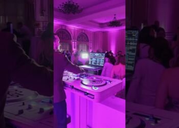 That moment when the DJ turns your Wedding right into a Club 😜 #pioneerdj #weddingdj #dj #clubdj #serato