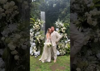 intimate wedding in Bali Elopement waterfall #balielopement #baliwedding  #intimateweddingbali #bali