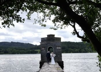 Suzy & Daz intimate wedding at Storrs Hall Lake Windermere