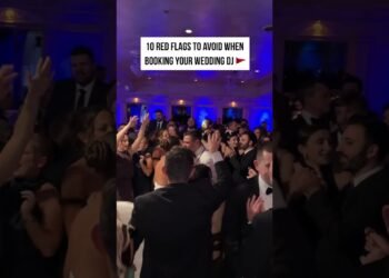 10 Wedding DJ Red Flags 🚩
