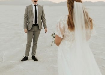 Here’s How to Plan a Splendid Destination Wedding on a Budget