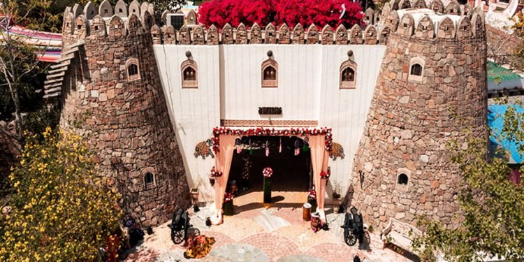 Luxury meets tradition at Lohagarh Fort Resort & Spa, the ultimate wedding destination!
