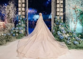 A FROSTY Fairytale Wedding Covered In Snowflakes