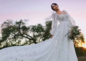 Our Top Six Square Neck Wedding Dress Picks of 2023 – Pretty Blissful Love – Wedding Blog