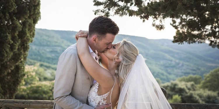 A Chianti Wedding At Borgo di Pietrafitta: A Peach of a Celebration