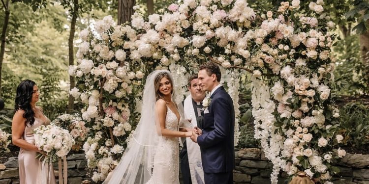Real Martina Liana Bride Sequoia + Patrick – Pretty Completely happy Love – Wedding Blog