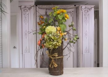 Sunflower, Hydrangea and Rosehip Wedding Table Flowers Design