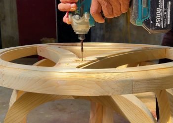 Artistic Inspirational Woodworking Design Ideas // Beautiful Japanese Dining Table With Soft Curves