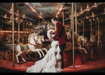 EPIC and FUN wedding at Musée des arts forains,Paris !