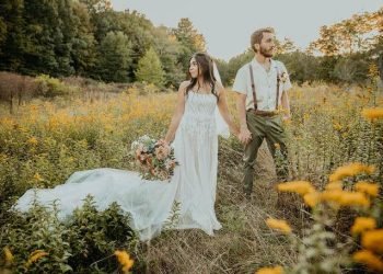 Real All Who Wander Bride Luxmi + Levi – Pretty Pleased Love – Wedding Blog