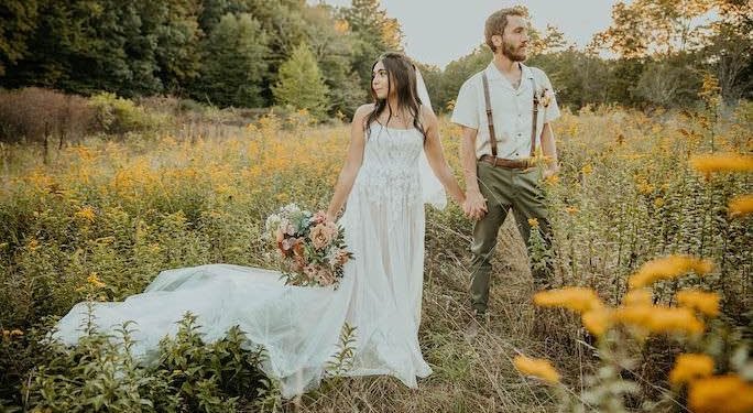 Real All Who Wander Bride Luxmi + Levi – Pretty Pleased Love – Wedding Blog