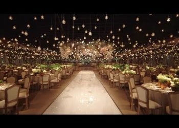 3000 Crystal Balls Floating Across This Wedding In Dubai!