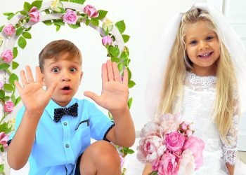 Diana tries on the marriage dress