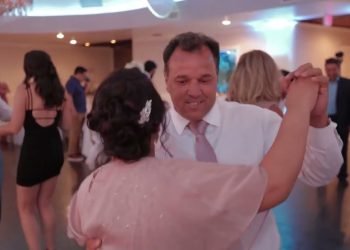 Wedding DJ Marlon acting at a marriage on the Royal Fiesta