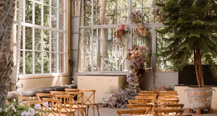 25 Simple Ways To Save Money When Planning A Wedding