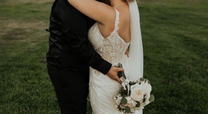 Real Bride Kasey + Brittany – Pretty Completely happy Love – Wedding Blog
