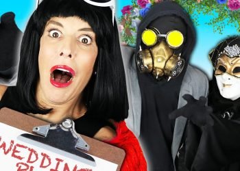 Rebecca is A Wedding Planner in Disguise for Queen to Rescue Maddie from Fairy Tale Castle!