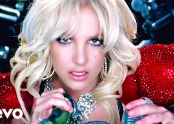 Britney Spears – Hold It Against Me (Official Video)