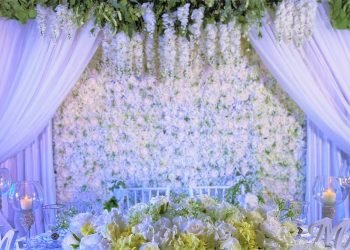 Ideal Décor for  Bride & Groom's Table _ Floral Arrangement- Wedding.