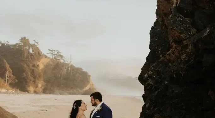 Real Stella York Bride Courtney + Brandon – Pretty Blissful Love – Wedding Blog