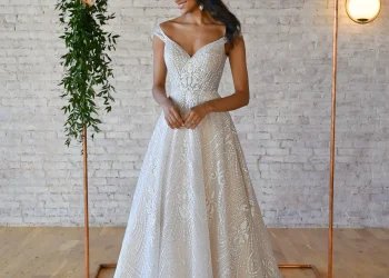 Art Deco Inspired Wedding Gowns of 2023 – Pretty Pleased Love – Wedding Blog